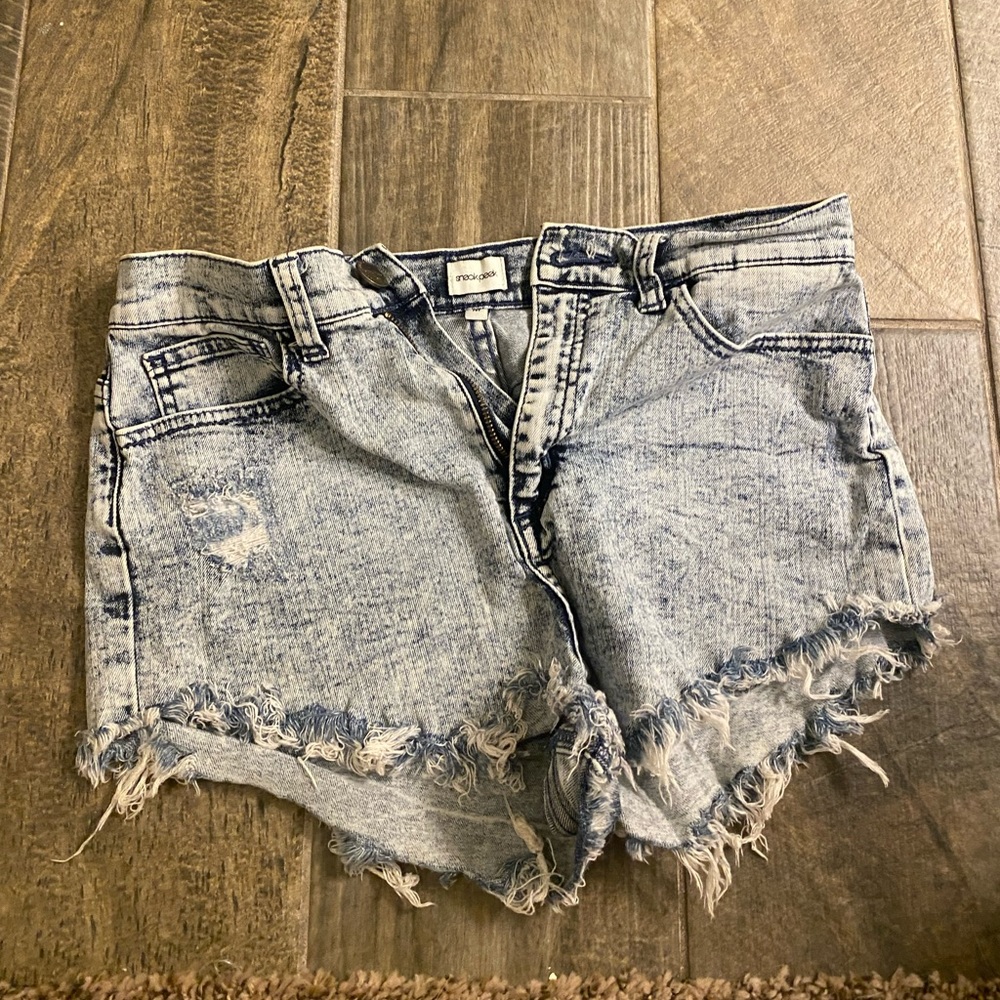 Distressed high waisted jeans